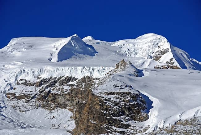 mera peak climbing and amphu labcha pass trek